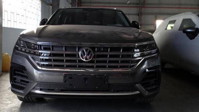 Tịch thu ô tô Volkswagen có bản đồ đường lưỡi bò