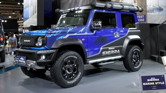Suzuki Jimny hoá "nhà di động" với trần xe kiểu Rolls-Royce