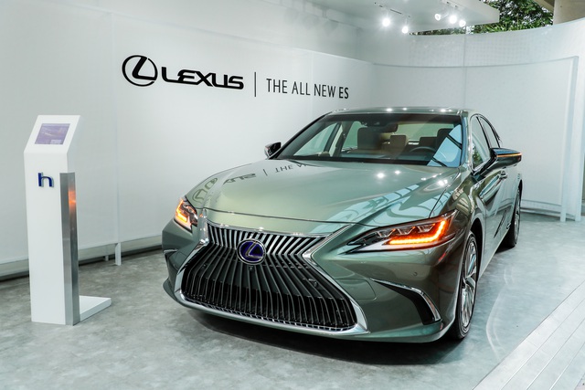 Lexus ES 2020 - Cuộc tất tay của người Nhật để hút khách Việt cuối năm - Ảnh 1. Lexus ES 2020 - Cuộc tất tay của người Nhật để hút khách Việt cuối năm - Ảnh 1.