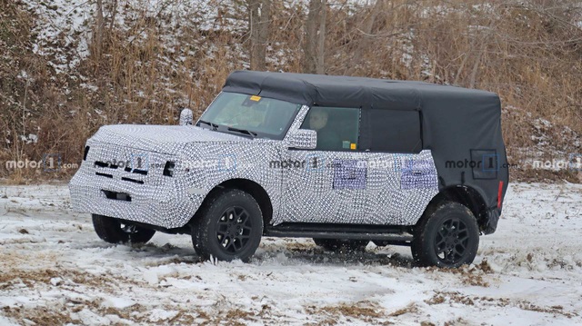 Ford Bronco lộ vóc dáng hoàn chỉnh lần đầu tiên