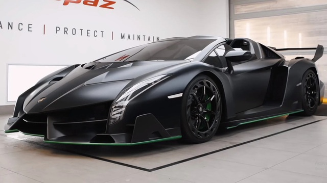 Mãn nhãn công đoạn lau chùi, bảo vệ Lamborghini Veneno Roadster siêu hiếm
