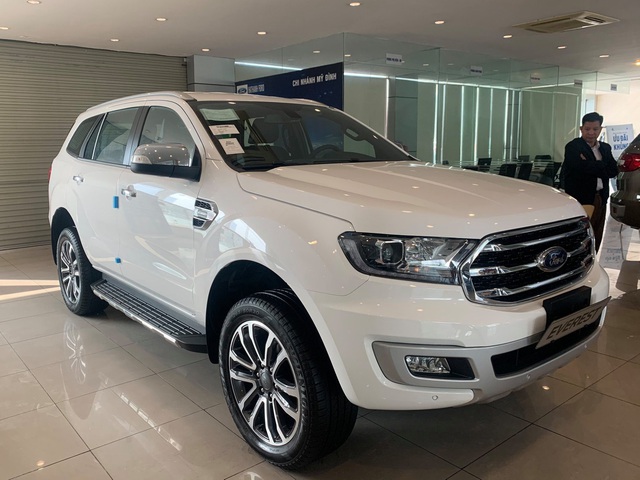 Ford Everest 2020 về Việt Nam: Thêm trang bị, ưu đãi gần trăm triệu, quyết đuổi doanh số Toyota Fortuner - Ảnh 1. Ford Everest 2020 về Việt Nam: Thêm trang bị, ưu đãi gần trăm triệu, quyết đuổi doanh số Toyota Fortuner - Ảnh 1.