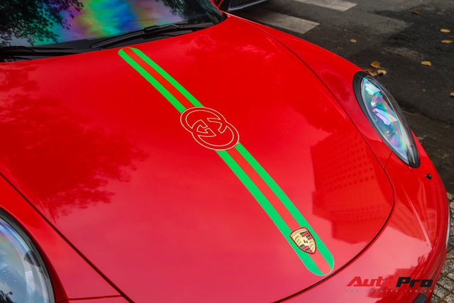 Cận cảnh lớp áo Gucci cực lạ trên Porsche 911 Targa 4 GTS độc nhất Việt Nam - Ảnh 3. Cận cảnh lớp áo Gucci cực lạ trên Porsche 911 Targa 4 GTS độc nhất Việt Nam - Ảnh 3.