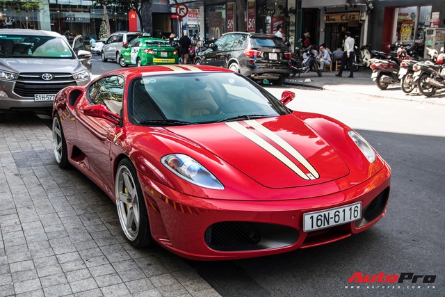 Hàng hiếm Ferrari F430 tái xuất trên phố Sài Gòn, bộ mâm đinh tán là chi tiết nổi bật nhất - Ảnh 2.