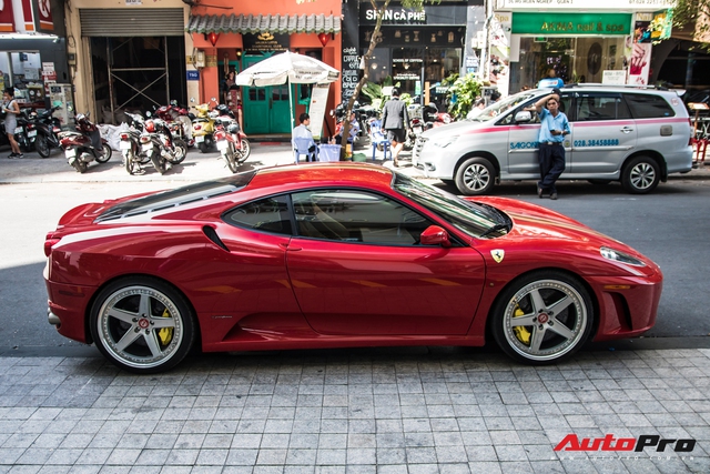 Hàng hiếm Ferrari F430 tái xuất trên phố Sài Gòn, bộ mâm đinh tán là chi tiết nổi bật nhất - Ảnh 10.