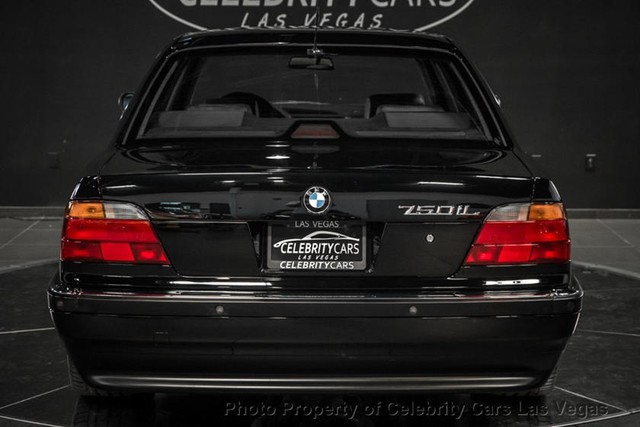 BMW 7-Series của huyền thoại nhạc Rap rao giá hơn 40 tỷ - Ảnh 4.