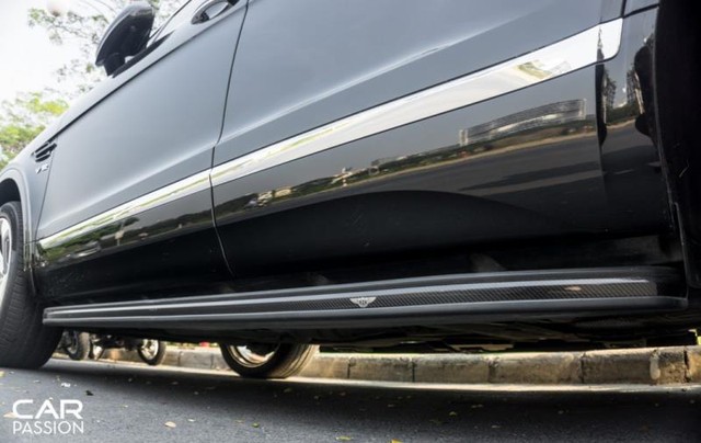 Bentley Bentayga sang chanh voi bodykit soi carbon