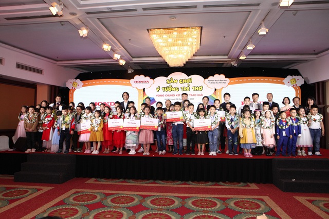 Trẻ em Việt Nam đua tài phát kiến cải thiện môi trường sống và giao thông tương lai - Ảnh 1.