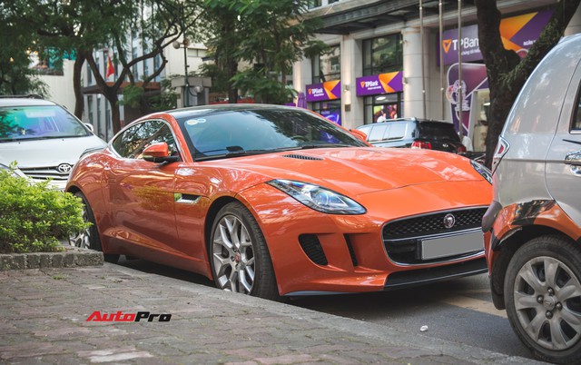 Vừa mua lại xe 1 năm, đại gia Hà Nội đã rao bán Jaguar F-Type độc nhất Việt Nam với giá đắt ngang Mẹc S mua mới - Ảnh 1.