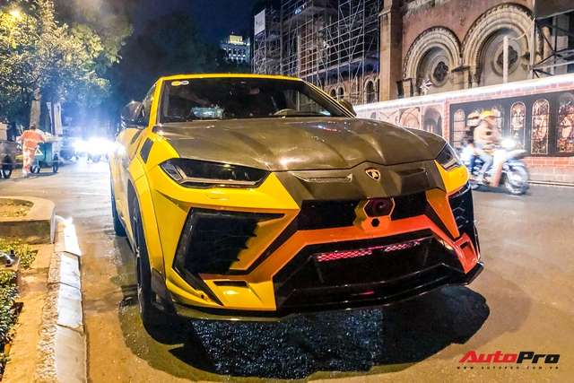 Lamborghini Urus độ khủng hơn chiếc của đại gia Minh nhựa xuất hiện trên phố Sài Gòn ngày đầu năm mới - Ảnh 3.