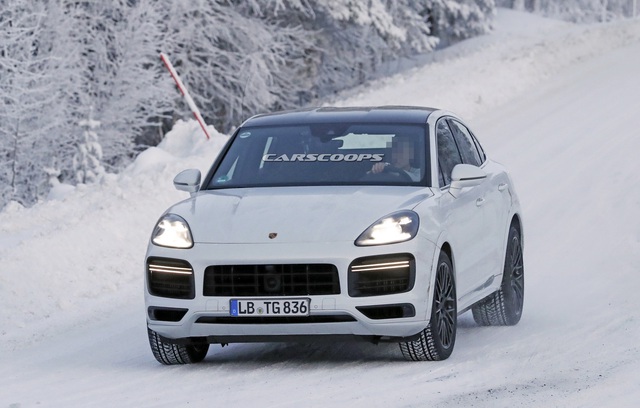 Porsche Cayenne chạy thử bản mạnh vô đối, bỏ xa Lamborghini Urus - Ảnh 3. Porsche Cayenne chạy thử bản mạnh vô đối, bỏ xa Lamborghini Urus - Ảnh 3.