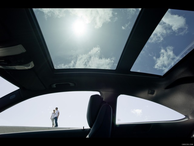 Mercedes-Benz triệu hồi 750.000 xe từ mọi phân khúc vì sợ… bay cửa sổ trời - Ảnh 1.