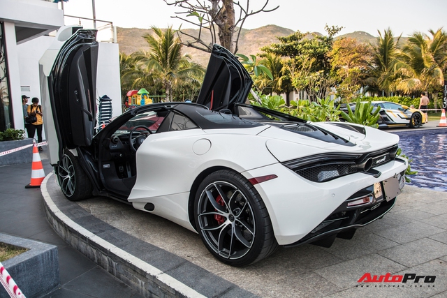 McLaren 720S Spider doc nhat Viet Nam lan dau xuat hien hoan toan truoc cong chung danh tinh chu nhan van con bi an