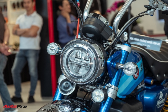 Xe khỉ Honda Monkey 125 khác biệt với dàn đồ chơi ngang ngửa chiếc SH125i - Ảnh 7. Xe khỉ Honda Monkey 125 khác biệt với dàn đồ chơi ngang ngửa chiếc SH125i - Ảnh 7.