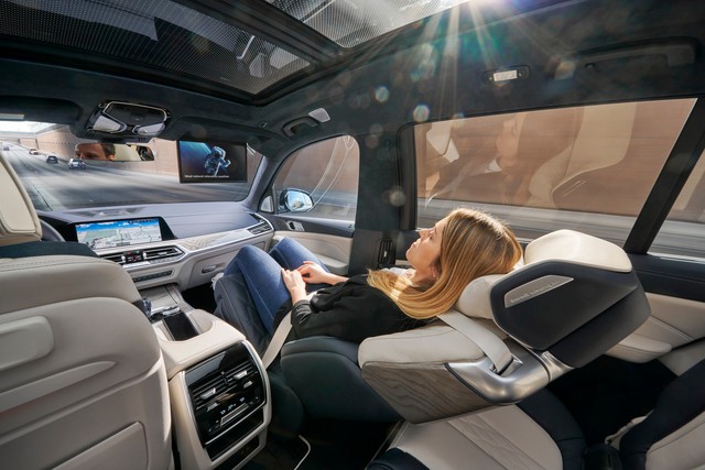 BMW tung concept lạ mắt tại CES 2020, hé lộ khả năng làm X7 siêu xịn đấu Mercedes-Maybach GLS - Ảnh 7.
