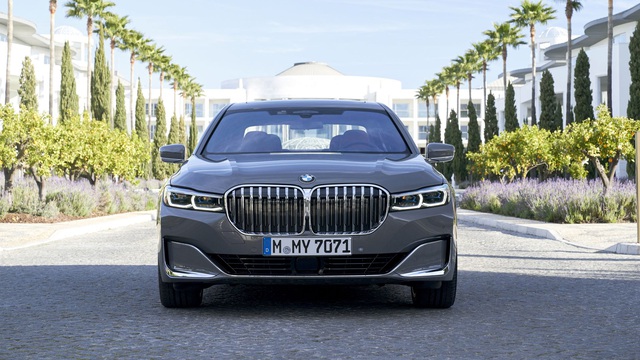 BMW nói lời cay đắng với động cơ cỡ lớn, sớm khai tử nhiều phiên bản chủ lực trên 5-Series và 7-Series