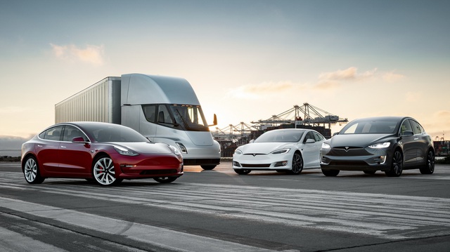 Giống như mẫu xe nào đó thiếu chắn bùn nhưng Tesla gây cười vì cung cấp trang bị này với tên gọi "Kit bảo vệ mọi thời tiết"