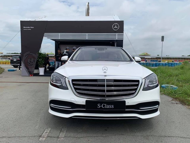 Mercedes-Benz S-Class 2020 nâng cấp trước khi thế hệ mới về Việt Nam, giá vẫn từ 4,3 tỷ đồng - Ảnh 1.