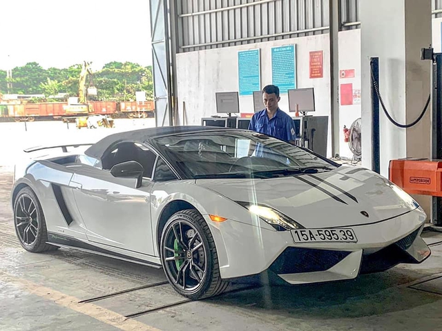 Đại gia Hải Phòng chia tay Lamborghini Gallardo LP570-4 Performante mui trần độc nhất Việt Nam - Ảnh 3.