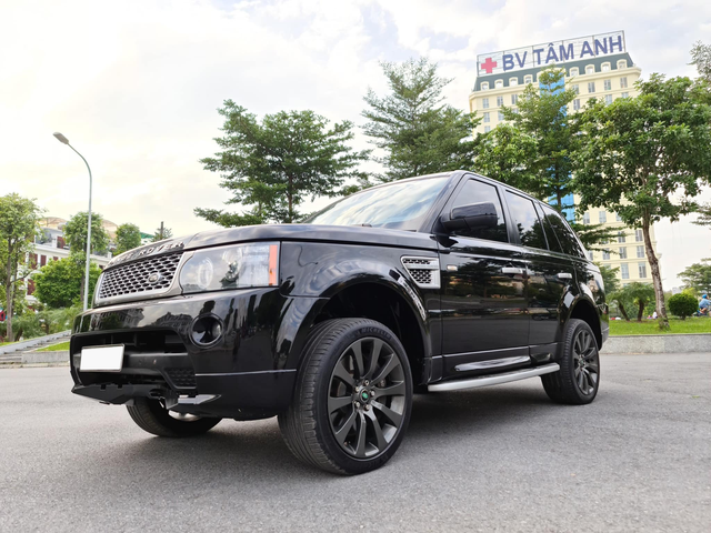 Qua thời đỉnh cao, Range Rover Sport Autobiography bán lại ngang giá Kia Sorento thế hệ mới - Ảnh 1.