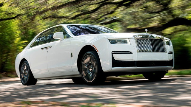 Chuyện ngược đời: Rolls-Royce phải tạo thêm tiếng ồn vì nội thất quá yên tĩnh