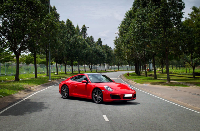 3 năm tuổi, Porsche 911 Carrera bán lại chỉ rẻ hơn 200 triệu đồng so với giá mua mới - Ảnh 5.