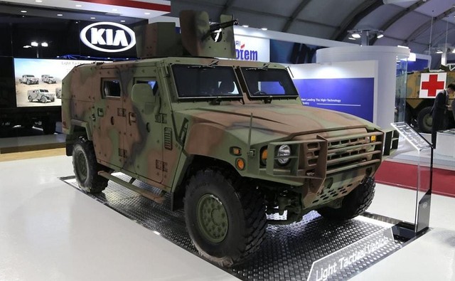 Kia hé lộ xe quân sự mới, hầm hố không kém Humvee của người Mỹ - Ảnh 1.