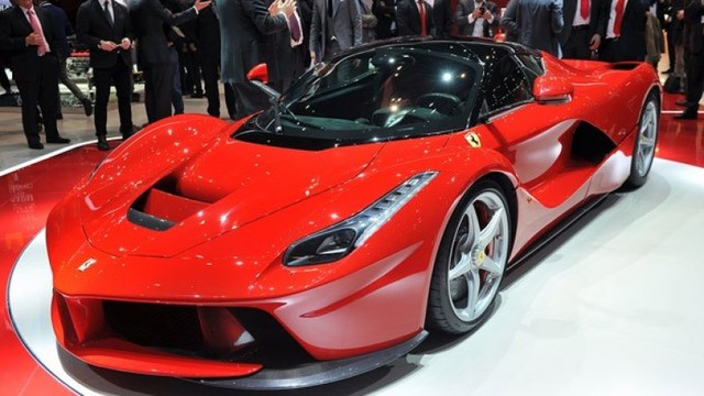 Ferrari bất ngờ chạy thử… LaFerrari? - Ảnh 1.