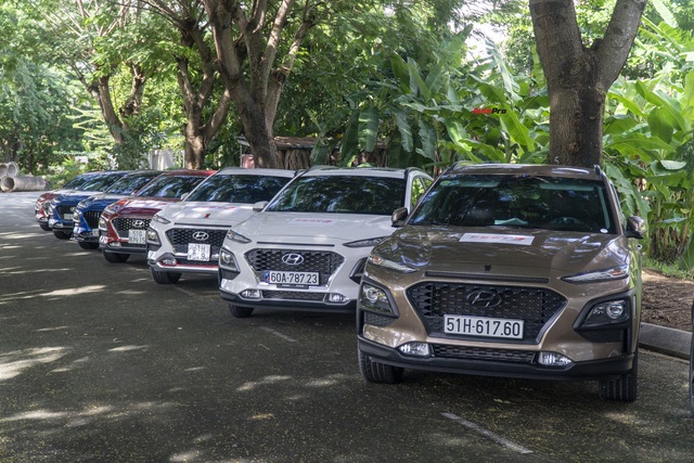 Hơn 100 xe Hyundai tụ tập tại Sài Gòn: Nhiều xe độ lạ mắt, có xe mạ vàng thật, màu sắc gây chú ý - Ảnh 2.