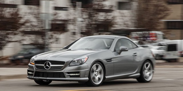 Ai giữ thì giữ, Mercedes-Benz bỏ hộp số sàn, bỏ luôn cả động cơ dầu - Ảnh 1.