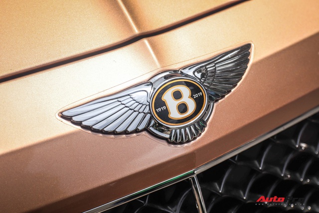 Cận cảnh Bentley Bentayga V8 hai tông màu cực độc của doanh nhân Hoàng Kim Khánh, tiểu sử của chiếc xe gây chú ý - Ảnh 3.