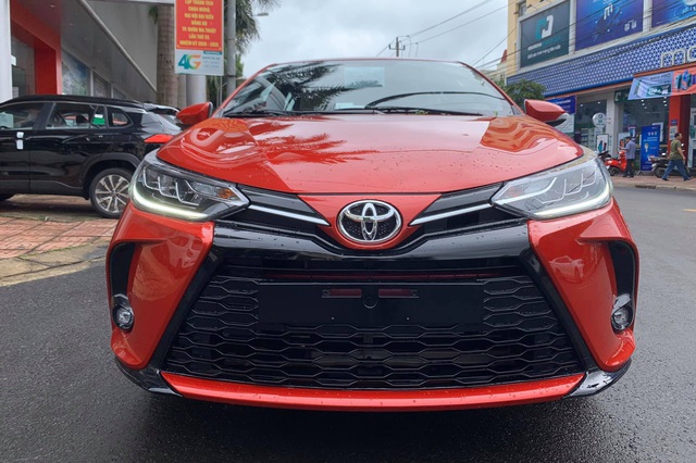 Toyota Yaris 2021 cập bến Việt Nam: Đầu hầm hố như Camry, đèn full LED kiểu Lexus - Ảnh 2.