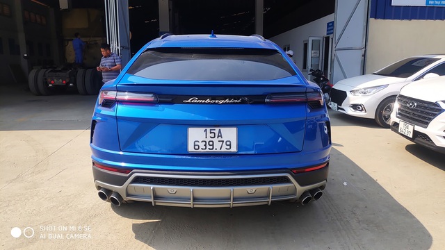 Lamborghini Urus màu xanh dương của doanh nhân Hải Phòng chính thức ra biển số, cặp số thần tài gây ấn tượng - Ảnh 1.