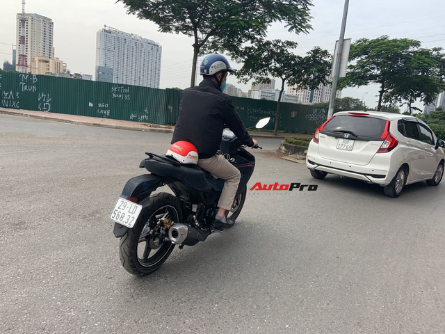 Yamaha Exciter 2021 bat ngo chay thu tai Ha Noi Thiet ke va phanh bi che nhung dong co 155cc la an so