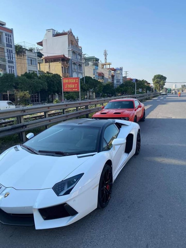 Doanh nhân Bình Phước tậu Lamborghini Aventador Roadster, nhưng Bình Phước sẽ còn chơi lớn hơn với loạt hàng khủng sắp tới - Ảnh 5. Doanh nhân Bình Phước tậu Lamborghini Aventador Roadster, nhưng Bình Phước sẽ còn chơi lớn hơn với loạt hàng khủng sắp tới - Ảnh 5.