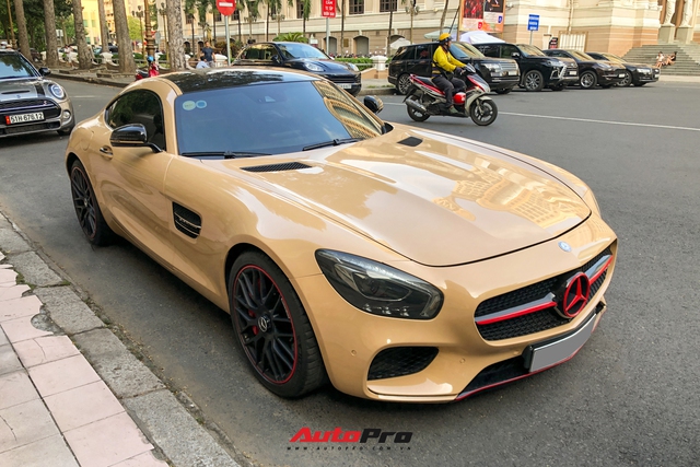 Mercedes-AMG GT S màu độc trên ‘thánh địa siêu xe Sài Gòn’ nhưng lai lịch lại là của nữ doanh nhân nổi tiếng này - Ảnh 2. Mercedes-AMG GT S màu độc trên ‘thánh địa siêu xe Sài Gòn’ nhưng lai lịch lại là của nữ doanh nhân nổi tiếng này - Ảnh 2.