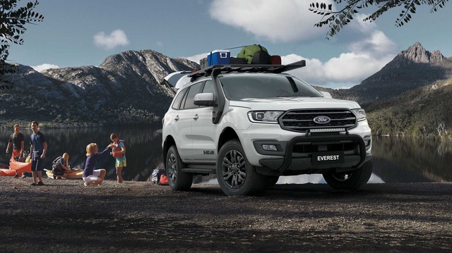 Ford Everest BaseCamp - SUV 7 chỗ chuẩn bài cho dân phượt, giá quy đổi từ 1 tỷ đồng