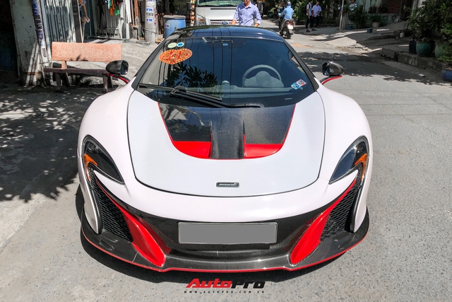 Chồng Diệp Lâm Anh, em họ Xemesis, đổi màu McLaren 650S Spider theo phong cách xe đua - Ảnh 1.