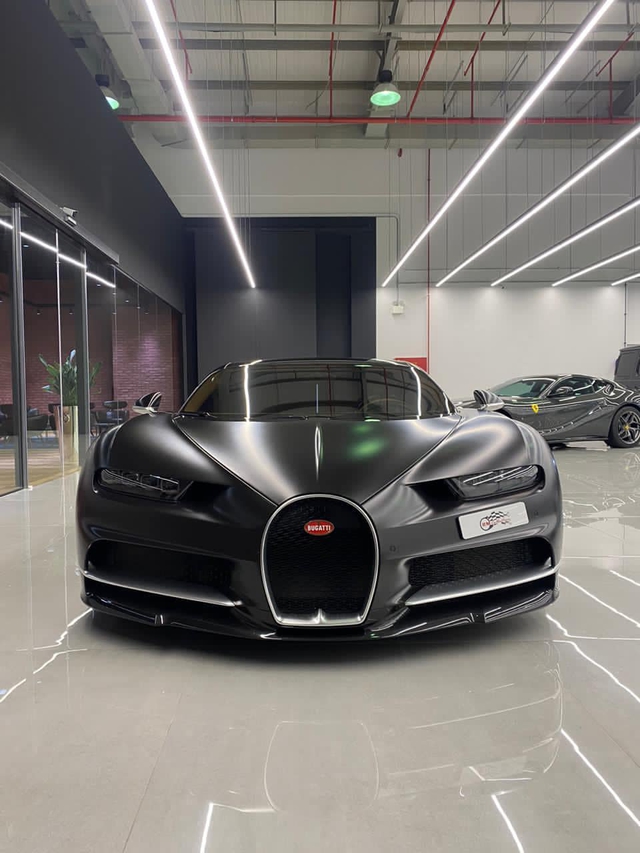 Doanh nghiệp Việt chào bán siêu phẩm Bugatti Chiron: Hàng hiếm với dàn áo carbon, mức giá gần 70 tỷ đồng rẻ sốc - Ảnh 4.