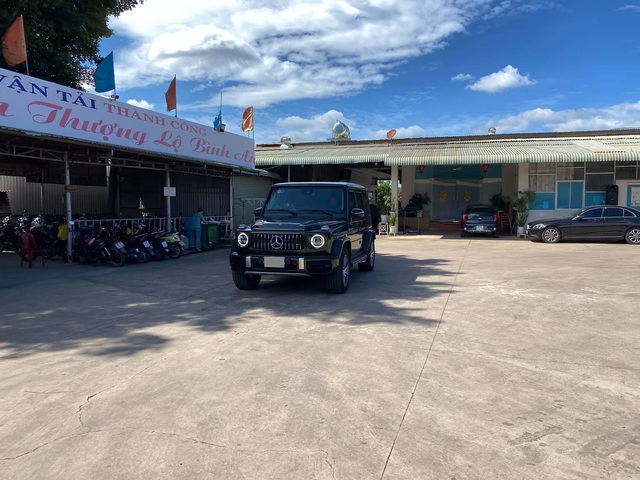 Sau Lamborghini Aventador Roadster, dân chơi Bình Phước tậu về Mercedes-AMG G 63 màu hiếm giá hơn 10 tỷ đồng - Ảnh 4. Sau Lamborghini Aventador Roadster, dân chơi Bình Phước tậu về Mercedes-AMG G 63 màu hiếm giá hơn 10 tỷ đồng - Ảnh 4.