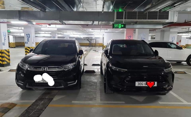 Màn đỗ xe hiểm của Honda CR-V cạnh Beijing X7 nổ tranh cãi: Do xe tốt hay do người lái - Ảnh 1.