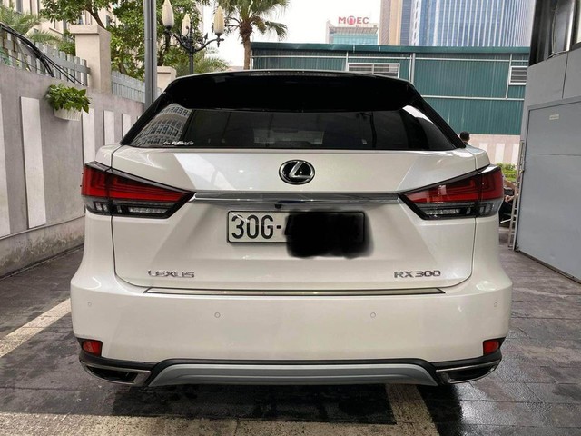 Chưa đi được 2.000km, chủ nhân Lexus RX 300 2020 đã bán xe với giá 3 tỷ đồng  - Ảnh 2.