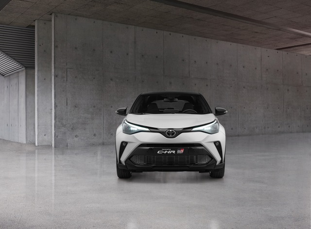 Toyota C-HR thêm bản thể thao, khách Việt thêm ngóng đợi sau màn mừng hụt năm ngoái - Ảnh 1.