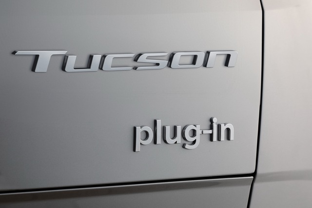 Hyundai Tucson 2021 bản tiết kiệm xăng nhất lại có công suất khủng, chạy 50 km không cần xăng - Ảnh 1.