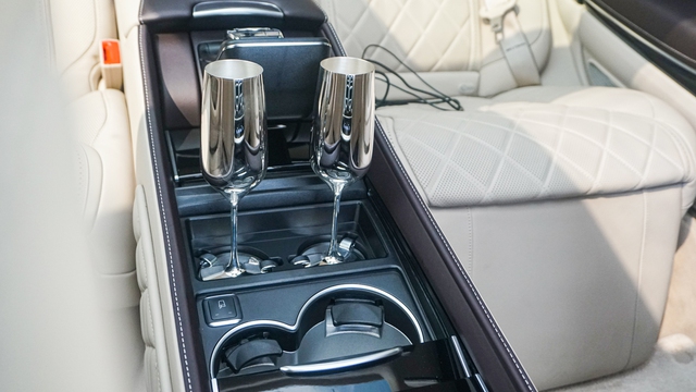 Doanh nhân Sài Gòn chi 12 tỷ mua Mercedes-Maybach S 560 màu xanh lục bảo siêu độc, tiết lộ thêm siêu phẩm chục tỷ sẽ mua trong thời gian tới - Ảnh 9. Doanh nhân Sài Gòn chi 12 tỷ mua Mercedes-Maybach S 560 màu xanh lục bảo siêu độc, tiết lộ thêm siêu phẩm chục tỷ sẽ mua trong thời gian tới - Ảnh 9.