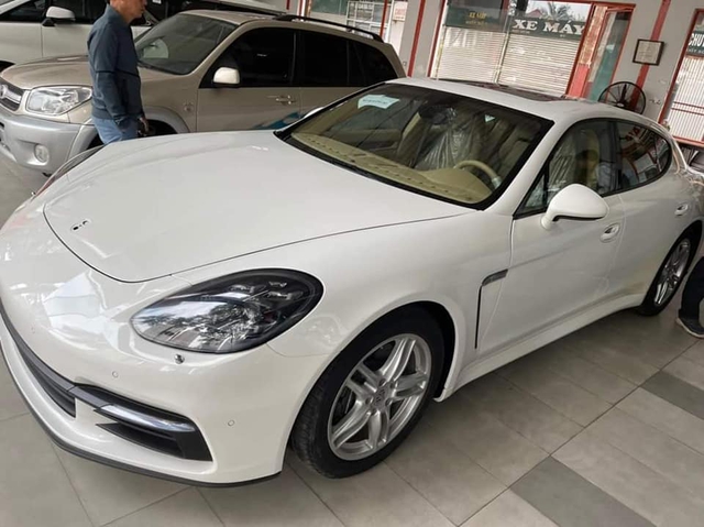 Mua Porsche Panamera 8 năm nhưng quên không chạy, đại gia Việt bán xe ODO 200km với giá chỉ 2,9 tỷ đồng - Ảnh 5.