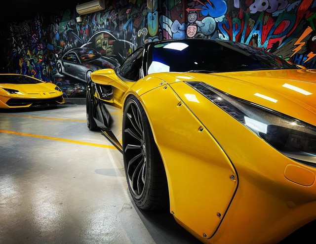 Vừa tậu xe, doanh nhân kinh doanh online liền đổi màu chiếc Ferrari 488 GTB độ Liberty Walk độc nhất Việt Nam - Ảnh 5. Vừa tậu xe, doanh nhân kinh doanh online liền đổi màu chiếc Ferrari 488 GTB độ Liberty Walk độc nhất Việt Nam - Ảnh 5.