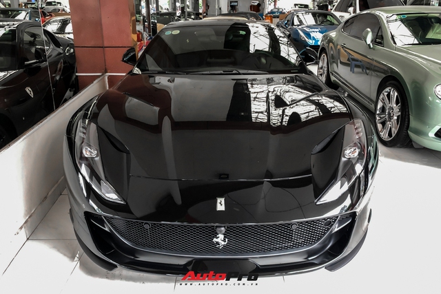 Cận cảnh Ferrari 812 Superfast từng của doanh nhân Hải Phòng tại showroom siêu xe số 1 Sài thành - Ảnh 2. Cận cảnh Ferrari 812 Superfast từng của doanh nhân Hải Phòng tại showroom siêu xe số 1 Sài thành - Ảnh 2.