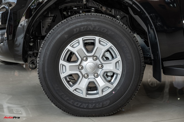 Chi tiết Ford Ranger XLS MT 2021 giá 630 triệu đồng vừa về đại lý: Bán tải thực dụng cho người eo hẹp tài chính - Ảnh 5. Chi tiết Ford Ranger XLS MT 2021 giá 630 triệu đồng vừa về đại lý: Bán tải thực dụng cho người eo hẹp tài chính - Ảnh 5.