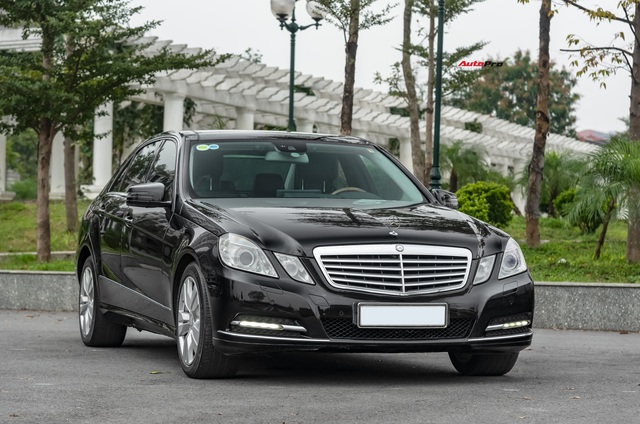 Đại gia Việt bán Mercedes-Benz E 300 độ ngược, giá rẻ hơn Mazda3 2019 hàng chục triệu đồng - Ảnh 9.